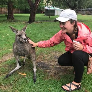 Meet your Posher, Laura